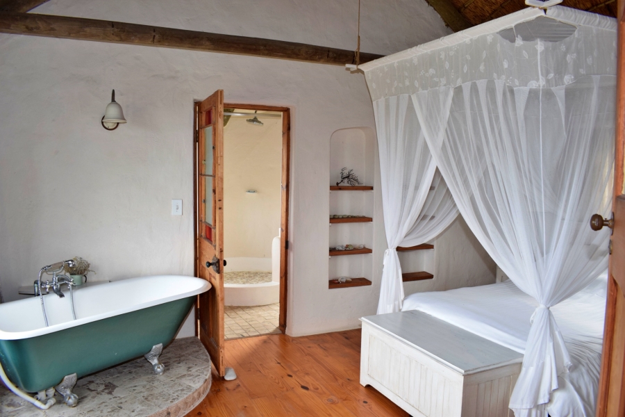 6 Bedroom Property for Sale in Suiderstrand Western Cape